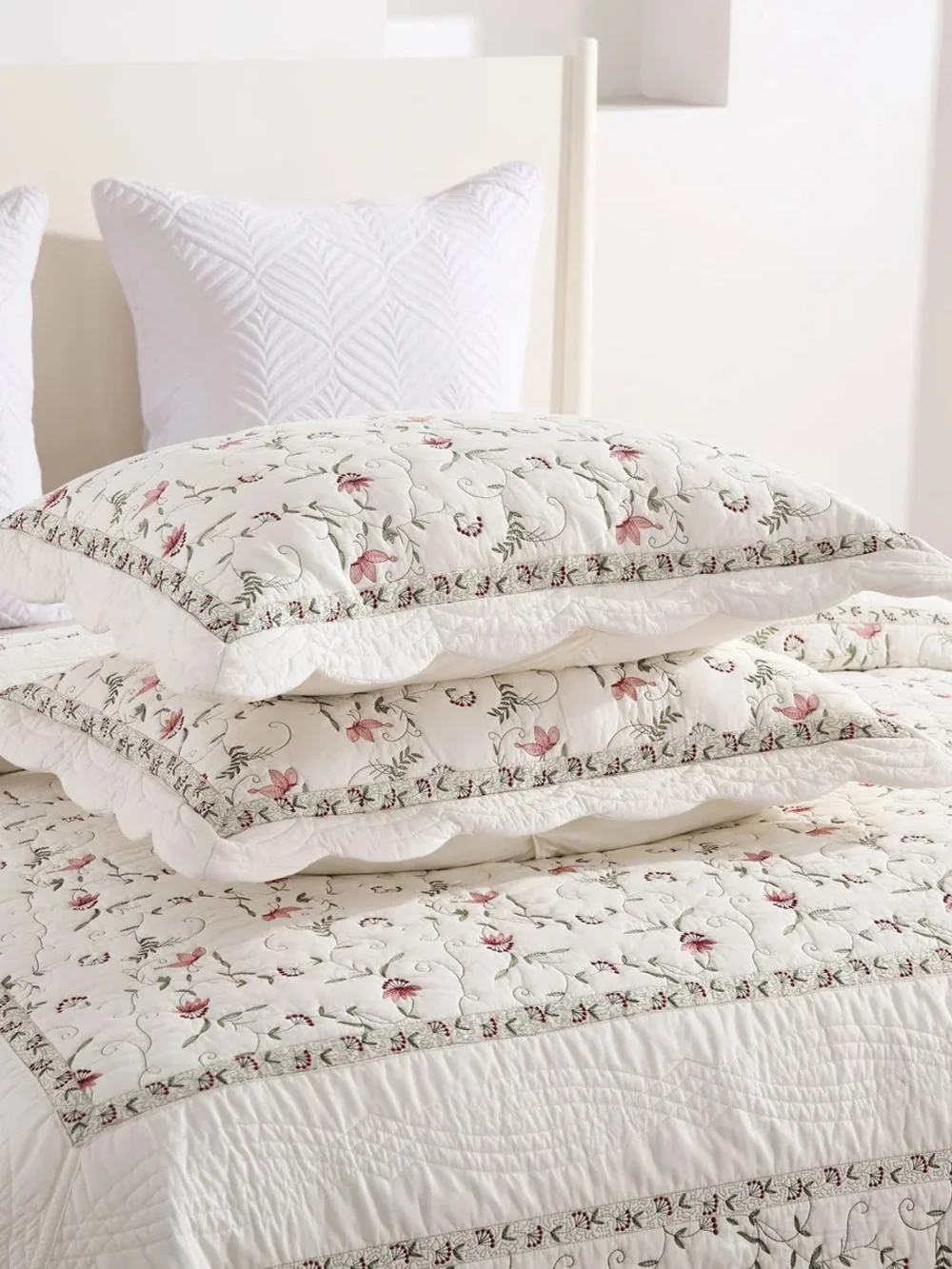 3 PIECE OVERSIZED 100% COTTON EMBROIDERED FLORAL QUILT BEDSPREAD SET